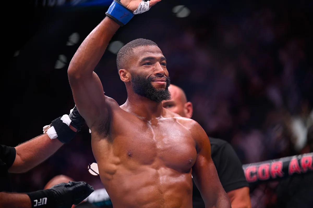 Salahdine Parnasse Shines in UFC Debut, Impresses Daniel Cormier